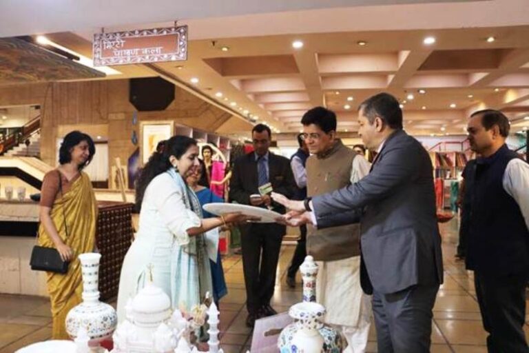 Piyush Goyal-Handloom Handicraft products