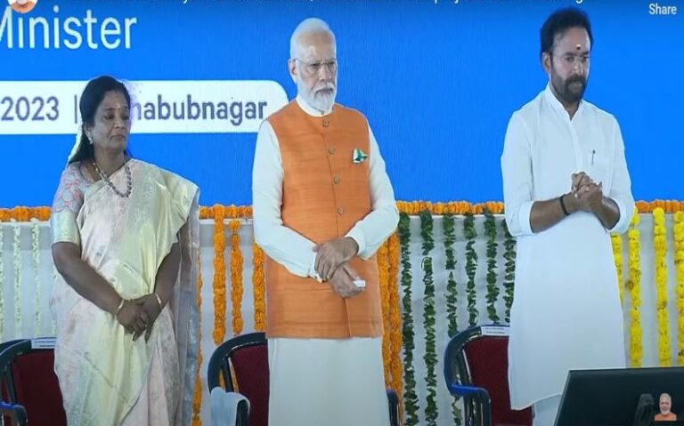 PM Modi inaugurates projects in Mahbubnagar