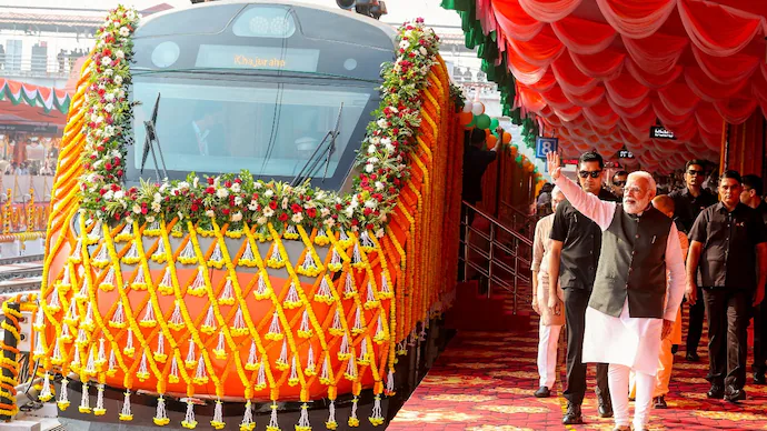 Four Vande Bharat Express from Varanasi
