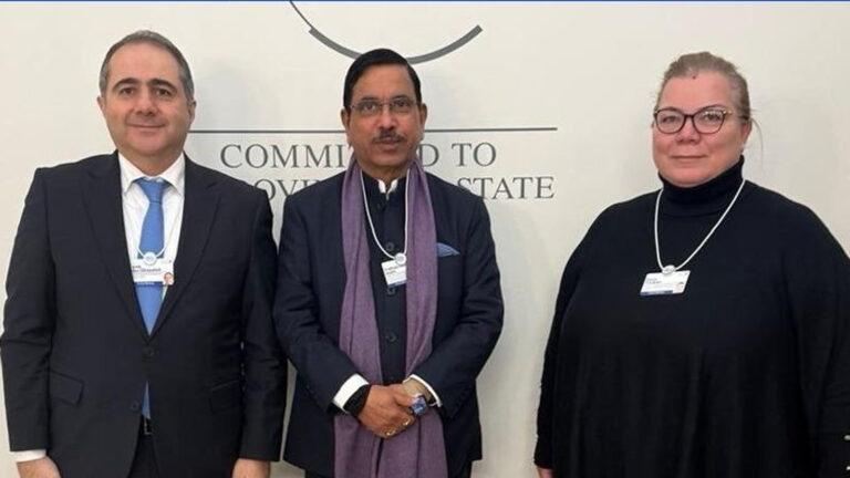 Pralhad Joshi showcases India’s clean energy